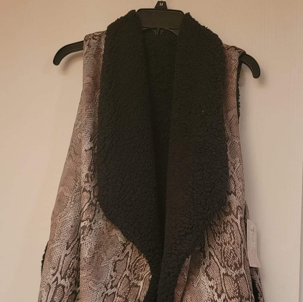 Snakeskin fleece vest